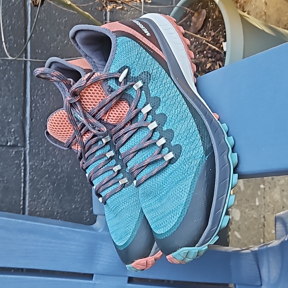 Merrell sneakers like new